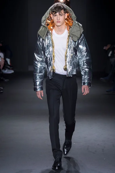 Look 33